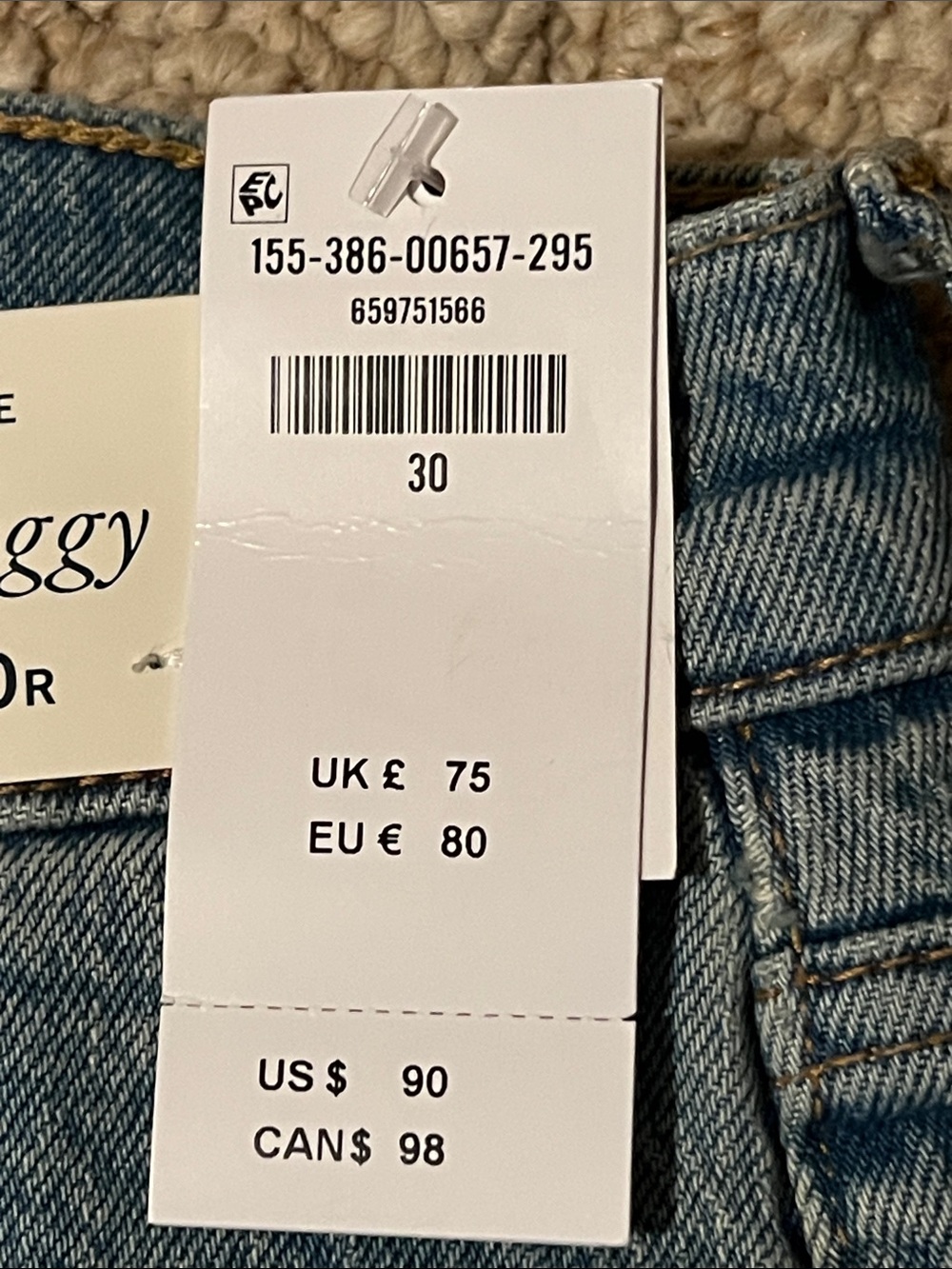 Abercrombie & Fitch Straight-Leg baggy low rise Jeans in Medium Blue - Picture 2 of 4